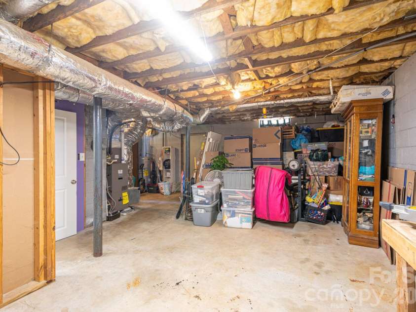 636 Poplar Drive, Shelby, NC 28152.  MLS# CAR4382256, YatesRealty ID 23127. 