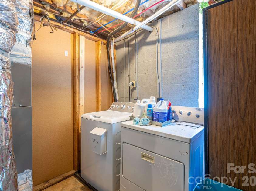 636 Poplar Drive, Shelby, NC 28152.  MLS# CAR4382256, YatesRealty ID 23127. 
