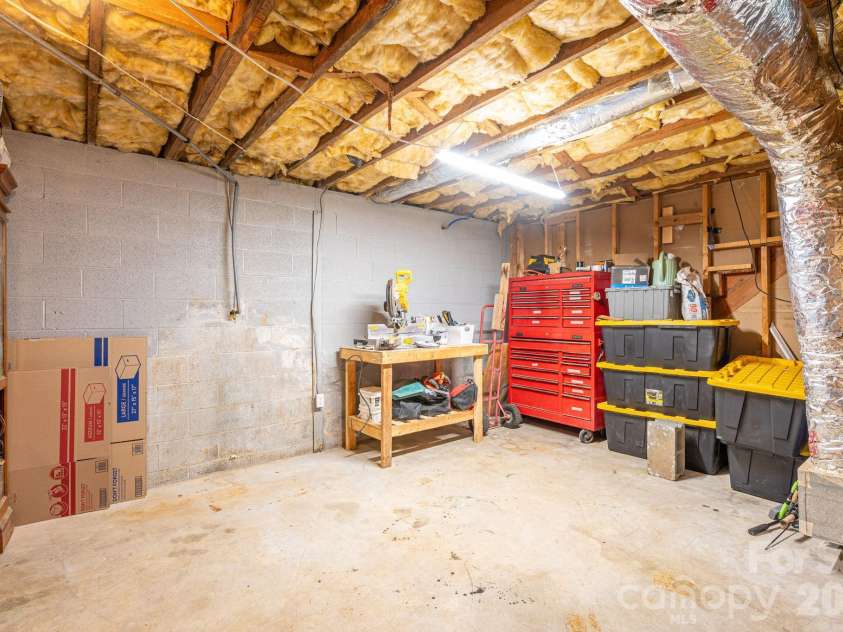 636 Poplar Drive, Shelby, NC 28152.  MLS# CAR4382256, YatesRealty ID 23127. 