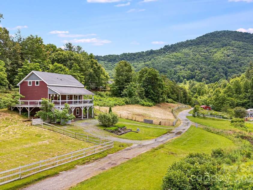 25 Frannys Farm Road, Leicester, NC 28748.  MLS# CAR4269407, YatesRealty ID 23129. 