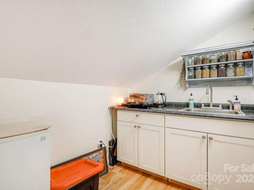 25 Frannys Farm Road, Leicester, NC 28748.  MLS# CAR4269407, YatesRealty ID 23129. 