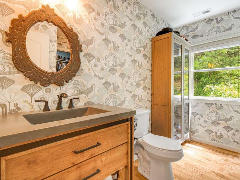 25 Frannys Farm Road, Leicester, NC 28748.  MLS# CAR4269407, YatesRealty ID 23129. Primary Bathroom