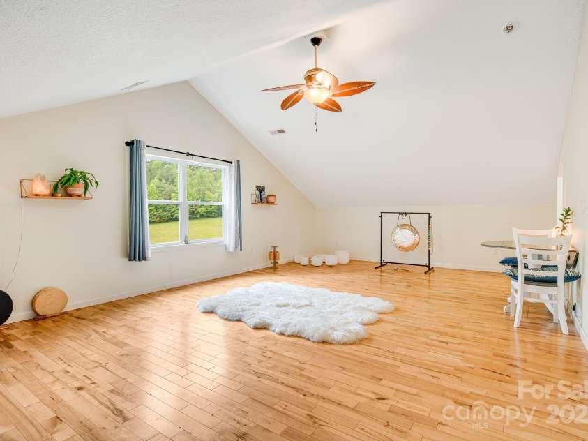 25 Frannys Farm Road, Leicester, NC 28748.  MLS# CAR4269407, YatesRealty ID 23129. Upper level Studio/Flex Space