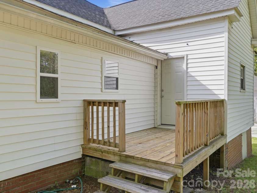 158 Academy Street, Concord, NC 28025.  MLS# CAR4367256, YatesRealty ID 23130. 