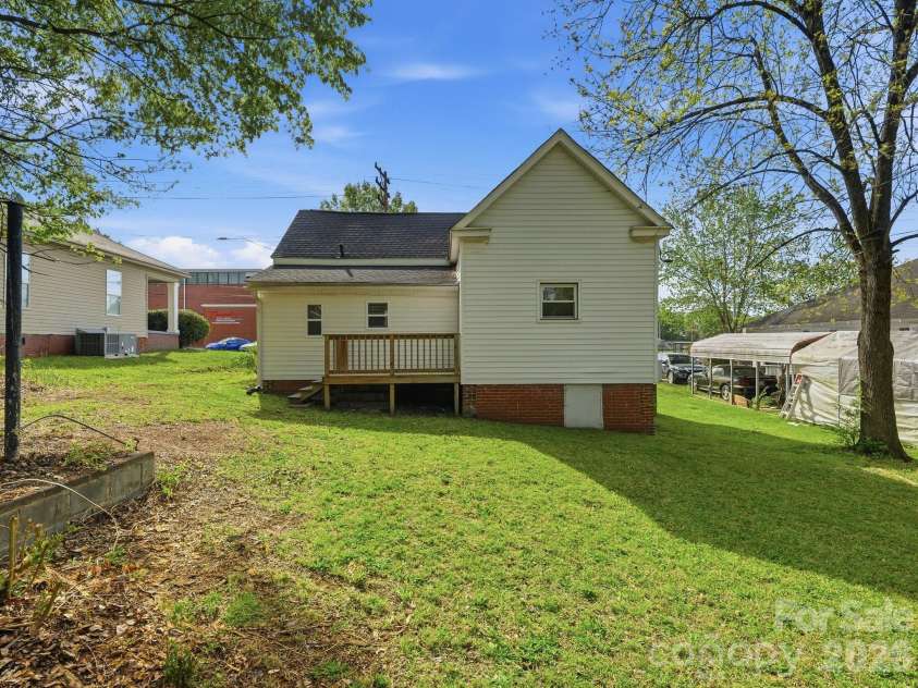 158 Academy Street, Concord, NC 28025.  MLS# CAR4367256, YatesRealty ID 23130. 