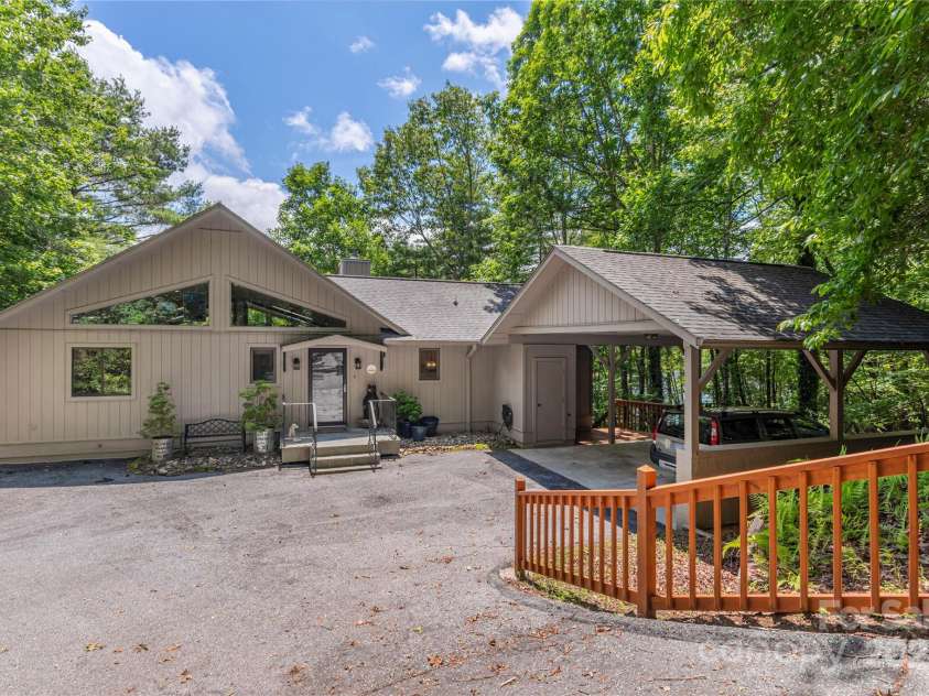 324 Cheulah Road, Brevard, NC 28712.  MLS# CAR4272420, YatesRealty ID 23130. 