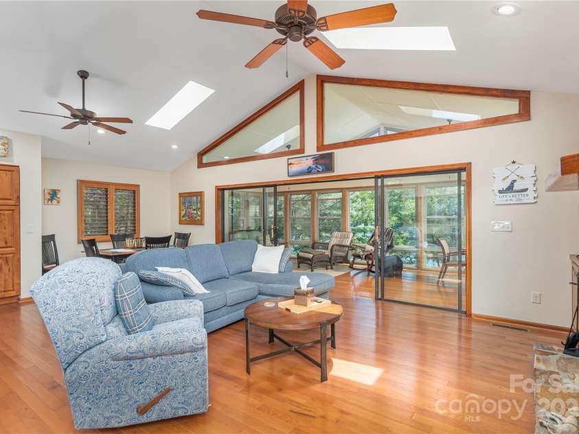 324 Cheulah Road, Brevard, NC 28712.  MLS# CAR4272420, YatesRealty ID 23130. 