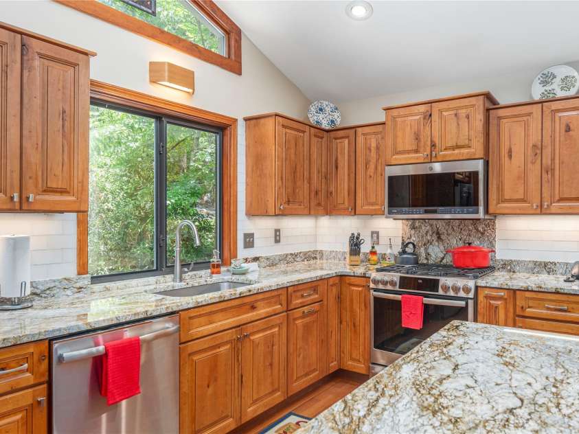 324 Cheulah Road, Brevard, NC 28712.  MLS# CAR4272420, YatesRealty ID 23130. 