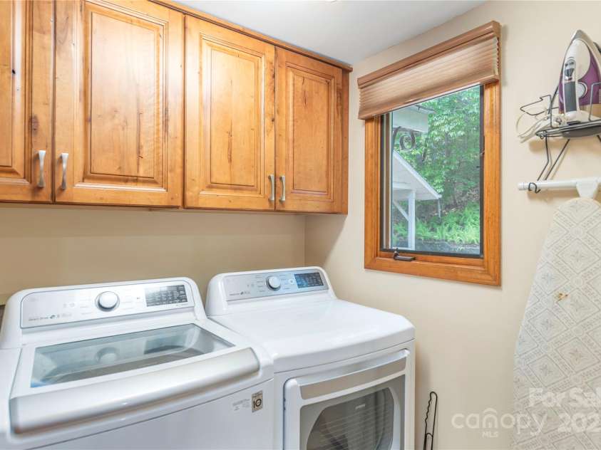 324 Cheulah Road, Brevard, NC 28712.  MLS# CAR4272420, YatesRealty ID 23130. 