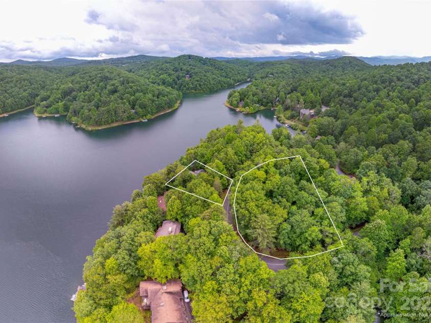 324 Cheulah Road, Brevard, NC 28712.  MLS# CAR4272420, YatesRealty ID 23130. 