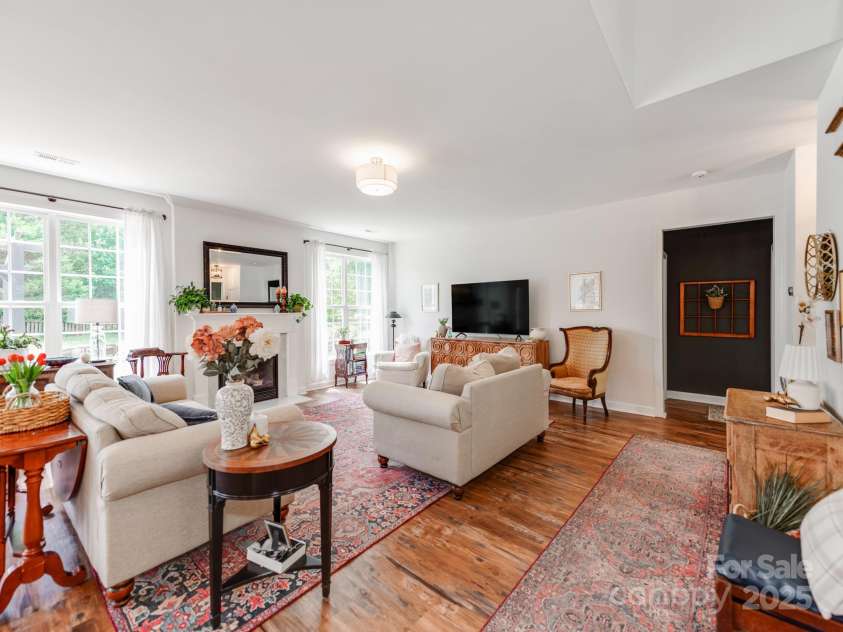 1605 Ambergate Drive, Waxhaw, NC 28173.  MLS# CAR4273160, YatesRealty ID 23131. 