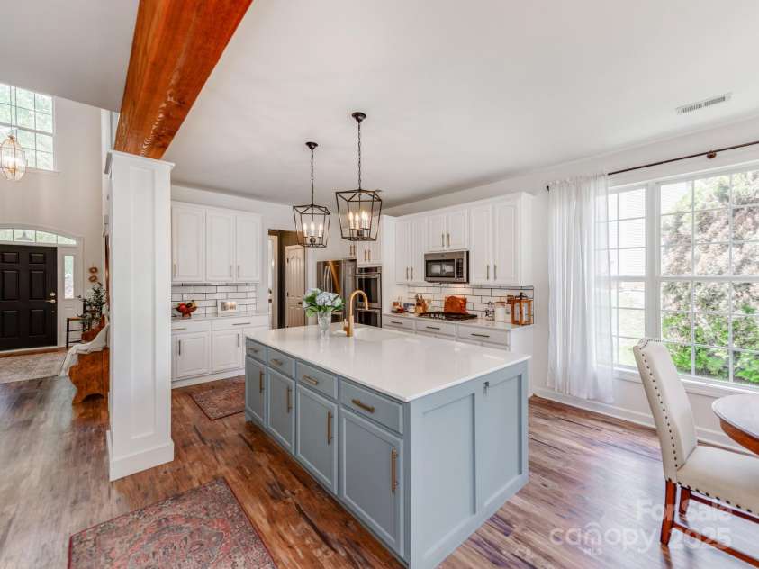 1605 Ambergate Drive, Waxhaw, NC 28173.  MLS# CAR4273160, YatesRealty ID 23131. 