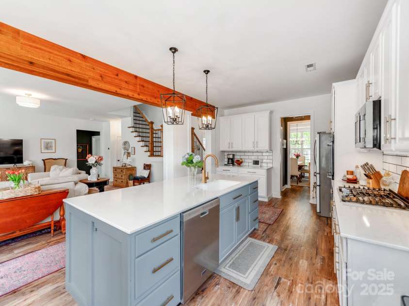 1605 Ambergate Drive, Waxhaw, NC 28173.  MLS# CAR4273160, YatesRealty ID 23131. 