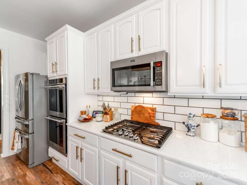 1605 Ambergate Drive, Waxhaw, NC 28173.  MLS# CAR4273160, YatesRealty ID 23131. 