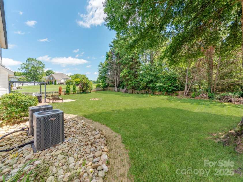 1605 Ambergate Drive, Waxhaw, NC 28173.  MLS# CAR4273160, YatesRealty ID 23131. 