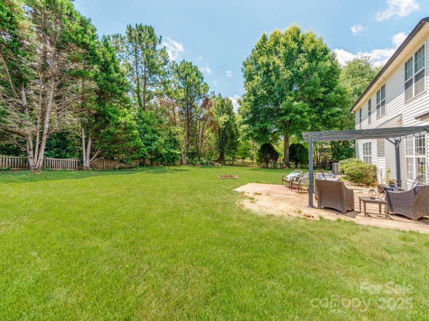 1605 Ambergate Drive, Waxhaw, NC 28173.  MLS# CAR4273160, YatesRealty ID 23131. 