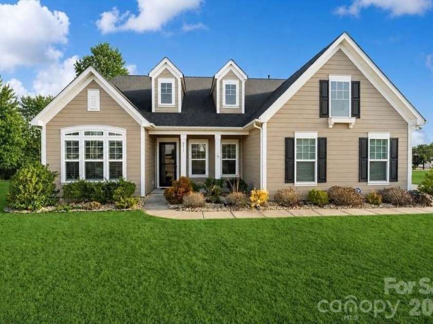 4211 Maggie Springs Way, Clover, SC 29710.  MLS# CAR4341092, YatesRealty ID 23131. 