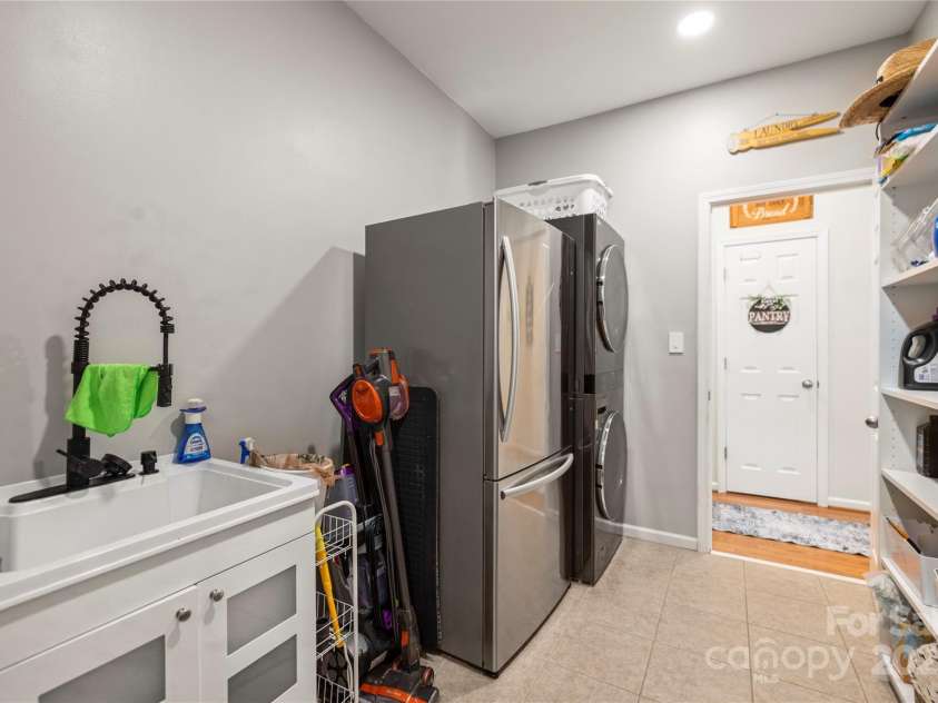 128 Sugar Thyme Lane, Mooresville, NC 28115.  MLS# CAR4266649, YatesRealty ID 23132. 