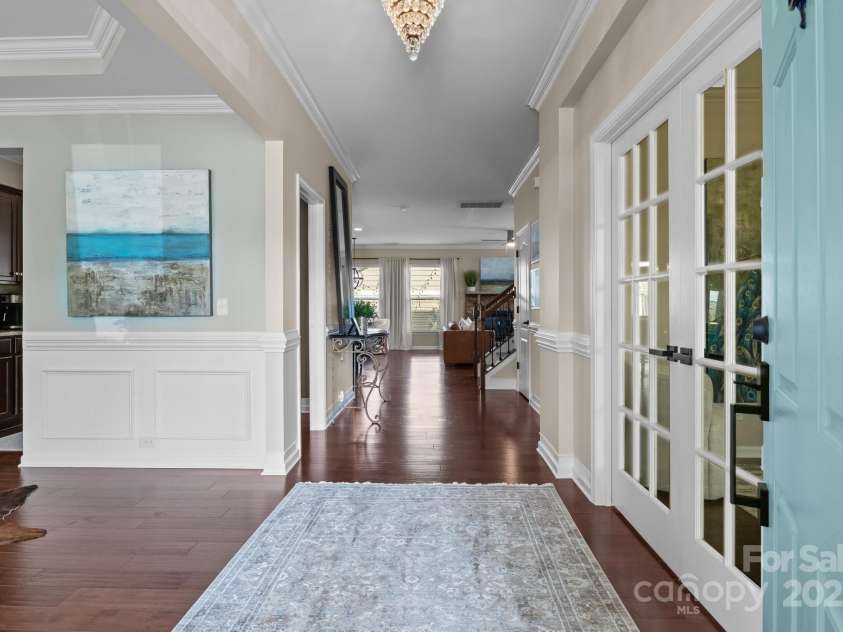 2007 Bishops Court, Cornelius, NC 28031.  MLS# CAR4257347, YatesRealty ID 23133. A gorgeous Foyer welcomes you into this tastefully decorated home.