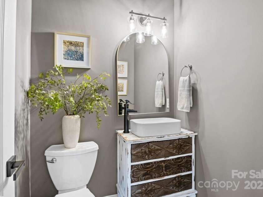 2007 Bishops Court, Cornelius, NC 28031.  MLS# CAR4257347, YatesRealty ID 23133. Beautifully updated Powder Bath.