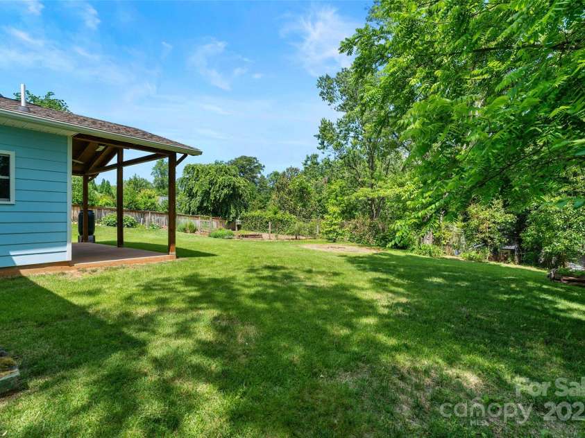 146 Swannanoa Avenue, Asheville, NC 28806.  MLS# CAR4264660, YatesRealty ID 23134. 