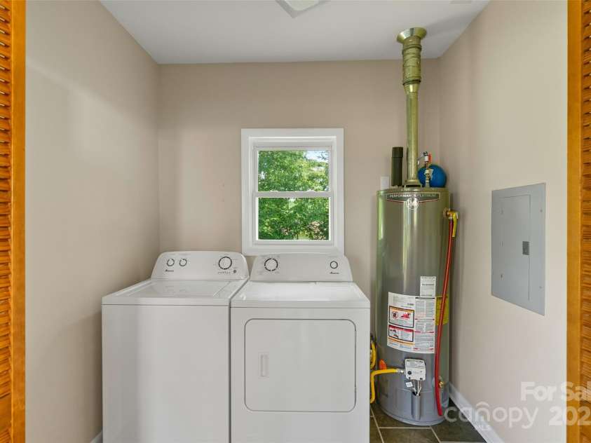 146 Swannanoa Avenue, Asheville, NC 28806.  MLS# CAR4264660, YatesRealty ID 23134. 