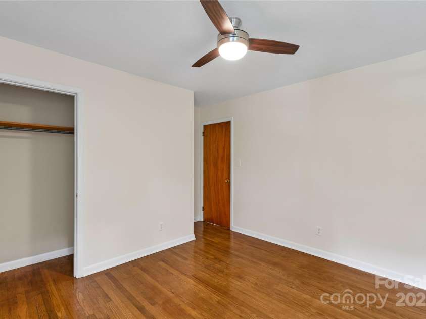 146 Swannanoa Avenue, Asheville, NC 28806.  MLS# CAR4264660, YatesRealty ID 23134. 