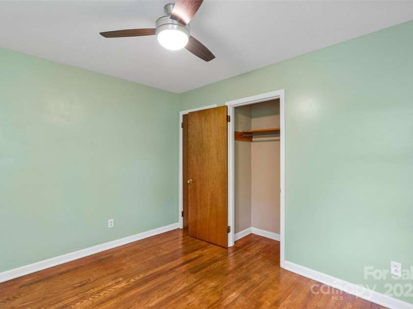 146 Swannanoa Avenue, Asheville, NC 28806.  MLS# CAR4264660, YatesRealty ID 23134. 