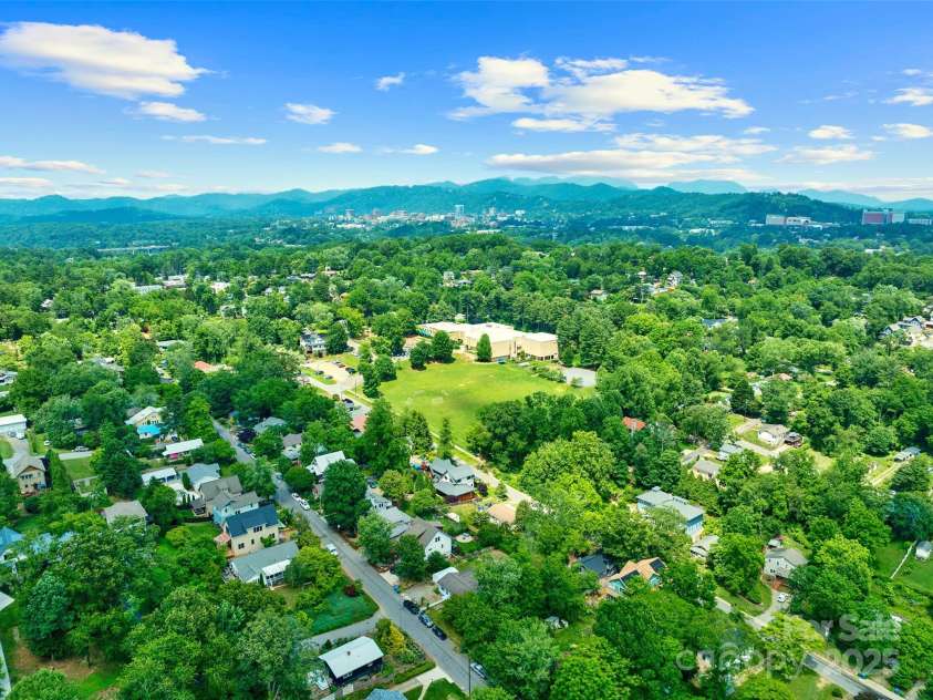 146 Swannanoa Avenue, Asheville, NC 28806.  MLS# CAR4264660, YatesRealty ID 23134. 