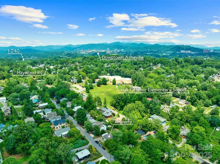 146 Swannanoa Avenue, Asheville, NC 28806.  MLS# CAR4264660, YatesRealty ID 23134. 