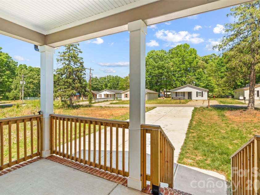 412 Royal Street, Salisbury, NC 28144.  MLS# CAR4374778, YatesRealty ID 23134. 