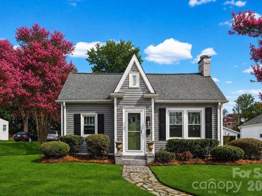 131 Academy Street, Fort Mill, SC 29715.  MLS# CAR4356111, YatesRealty ID 23135. 