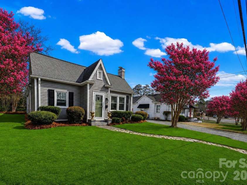 131 Academy Street, Fort Mill, SC 29715.  MLS# CAR4356111, YatesRealty ID 23135. 