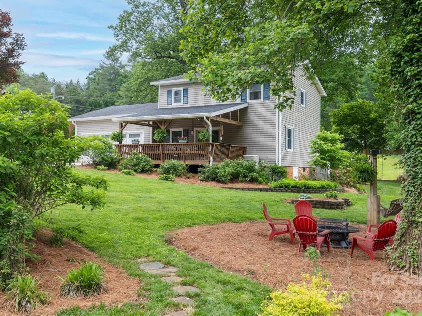 206 Hudson Cajah Mountain Road, Hudson, NC 28638.  MLS# CAR4252471, YatesRealty ID 23135. 