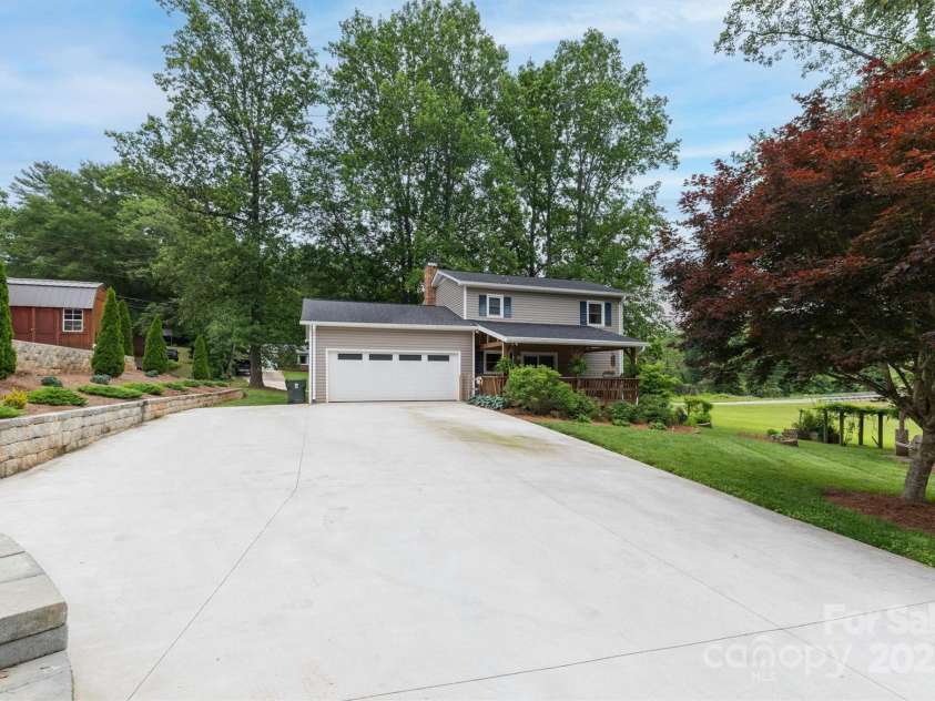 206 Hudson Cajah Mountain Road, Hudson, NC 28638.  MLS# CAR4252471, YatesRealty ID 23135. 