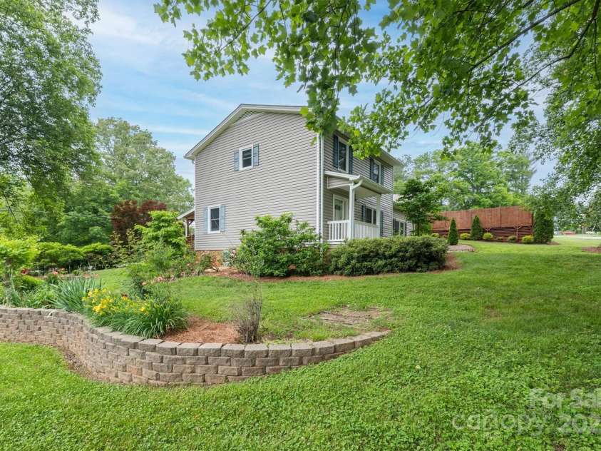 206 Hudson Cajah Mountain Road, Hudson, NC 28638.  MLS# CAR4252471, YatesRealty ID 23135. 