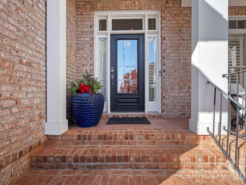 18823 Peninsula Cove Lane, Cornelius, NC 28031.  MLS# CAR4333628, YatesRealty ID 23136. 