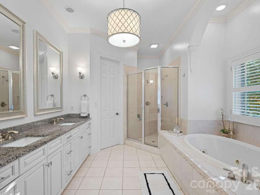 18823 Peninsula Cove Lane, Cornelius, NC 28031.  MLS# CAR4333628, YatesRealty ID 23136. 