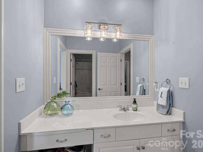 18823 Peninsula Cove Lane, Cornelius, NC 28031.  MLS# CAR4333628, YatesRealty ID 23136. 