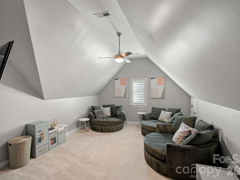 18823 Peninsula Cove Lane, Cornelius, NC 28031.  MLS# CAR4333628, YatesRealty ID 23136. 