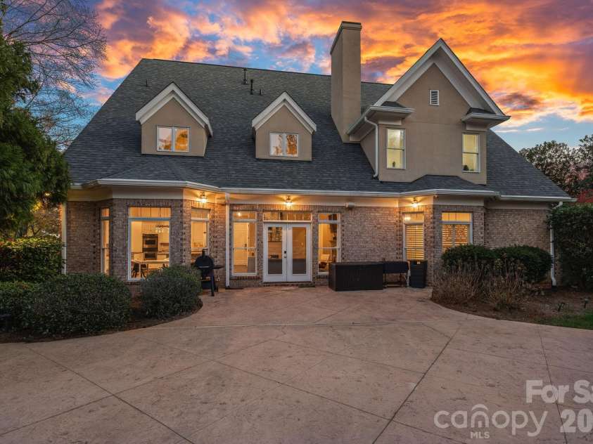 18823 Peninsula Cove Lane, Cornelius, NC 28031.  MLS# CAR4333628, YatesRealty ID 23136. 