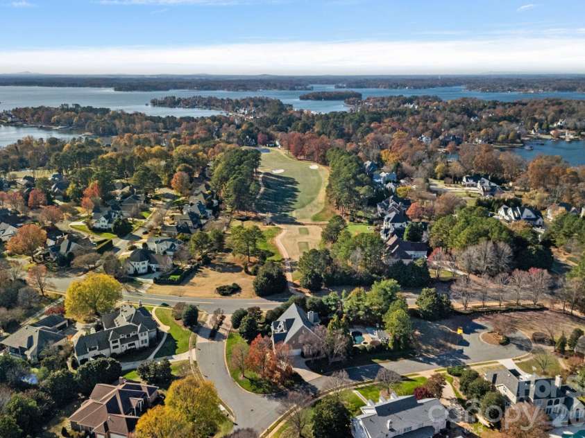 18823 Peninsula Cove Lane, Cornelius, NC 28031.  MLS# CAR4333628, YatesRealty ID 23136. 