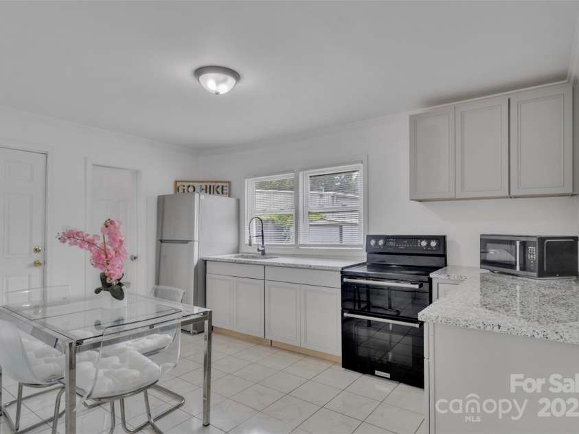 123 Farmview Street, Gastonia, NC 28054.  MLS# CAR4270483, YatesRealty ID 23137. 