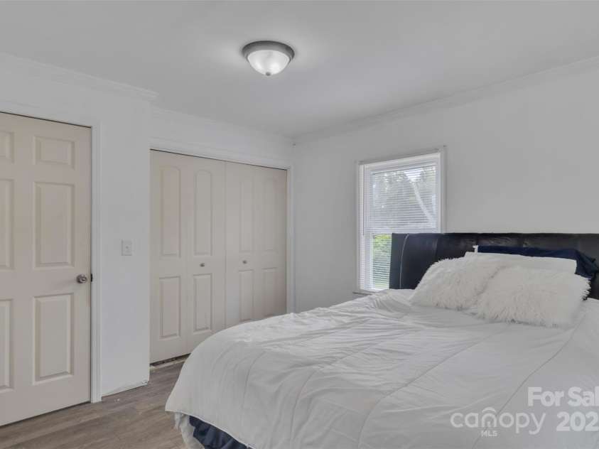 123 Farmview Street, Gastonia, NC 28054.  MLS# CAR4270483, YatesRealty ID 23137. 