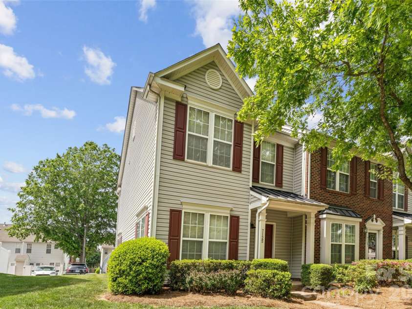 7125 Flying Scotsman Drive, Charlotte, NC 28213.  MLS# CAR4345317, YatesRealty ID 23139. 