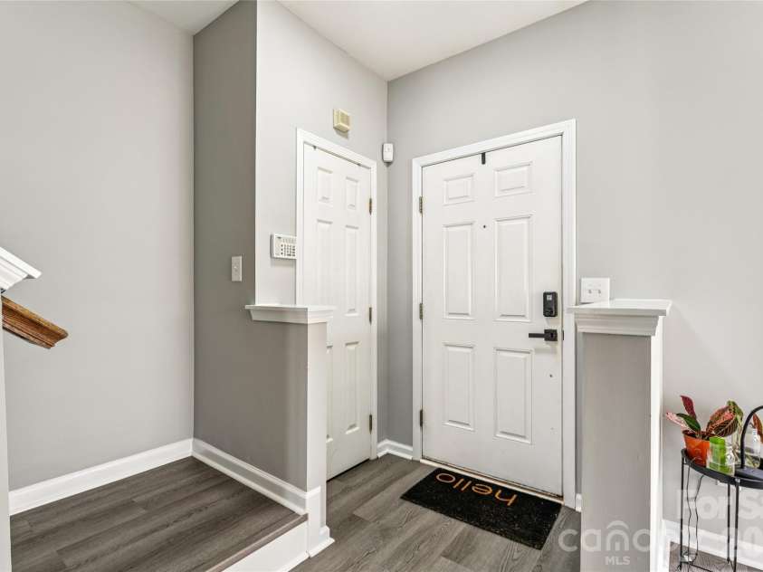 7125 Flying Scotsman Drive, Charlotte, NC 28213.  MLS# CAR4345317, YatesRealty ID 23139. 