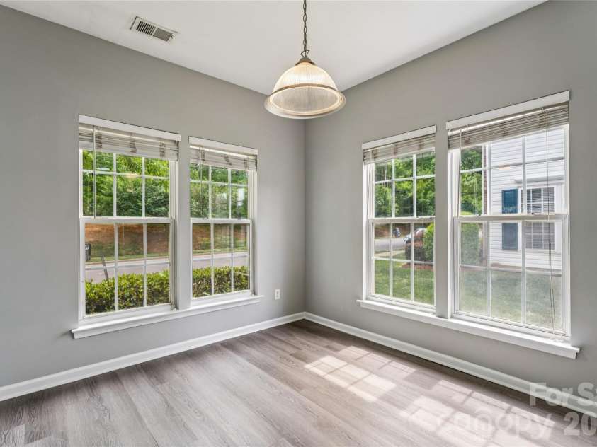 7125 Flying Scotsman Drive, Charlotte, NC 28213.  MLS# CAR4345317, YatesRealty ID 23139. 