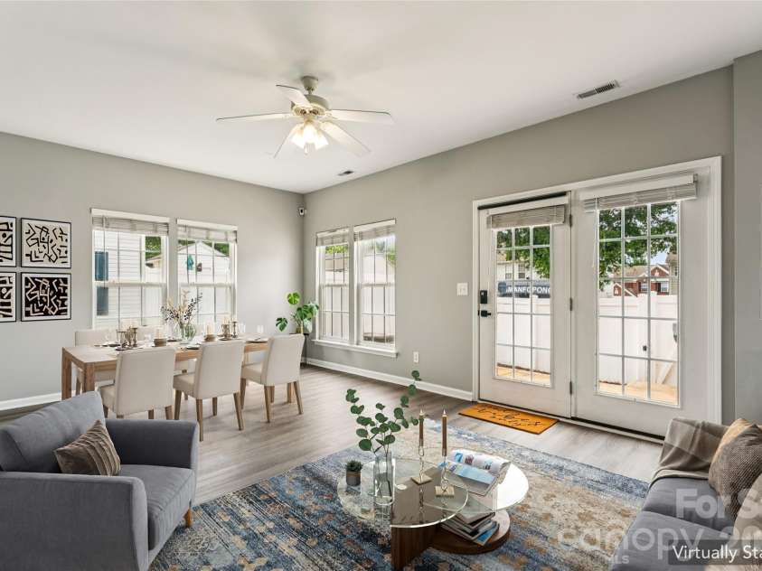 7125 Flying Scotsman Drive, Charlotte, NC 28213.  MLS# CAR4345317, YatesRealty ID 23139. 