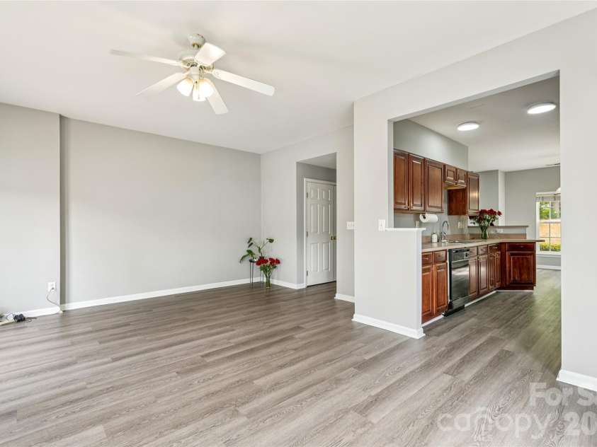7125 Flying Scotsman Drive, Charlotte, NC 28213.  MLS# CAR4345317, YatesRealty ID 23139. 