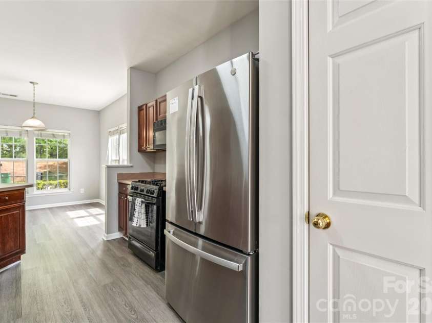 7125 Flying Scotsman Drive, Charlotte, NC 28213.  MLS# CAR4345317, YatesRealty ID 23139. 